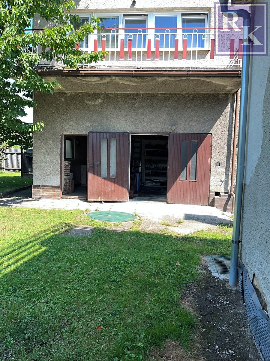 Prodej rodinného domu 328 m², pozemek 558 m²