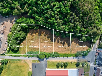 Prodej  stavebního pozemku 1 215 m²