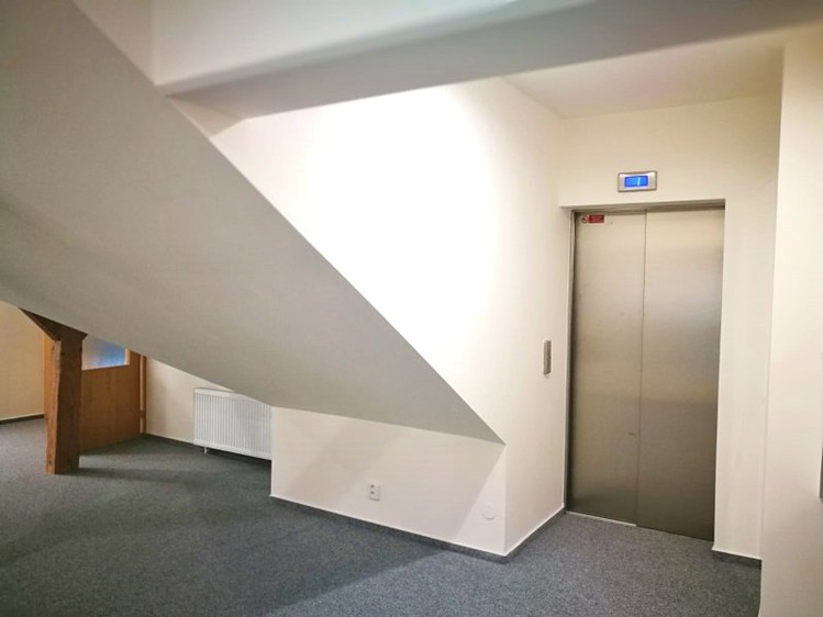 Pronájem komerčního prostoru, 111 m² (7 z 11)