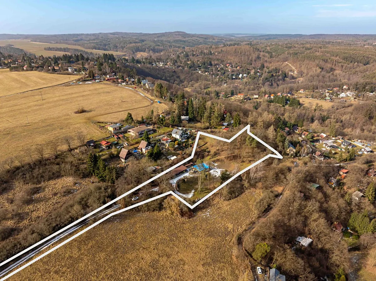 Prodej pozemku 5776 m²