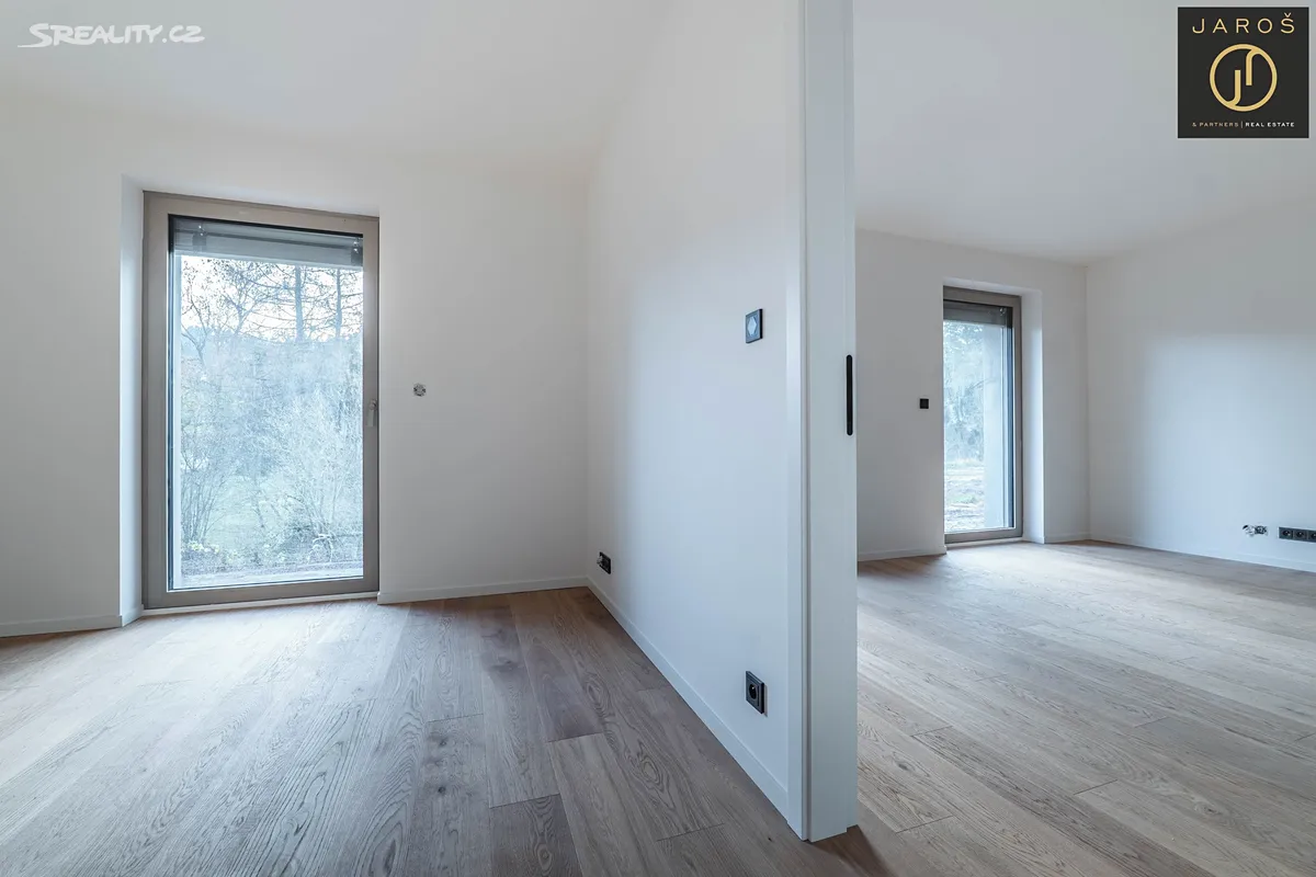 Prodej apartmánů 60 m² - Още