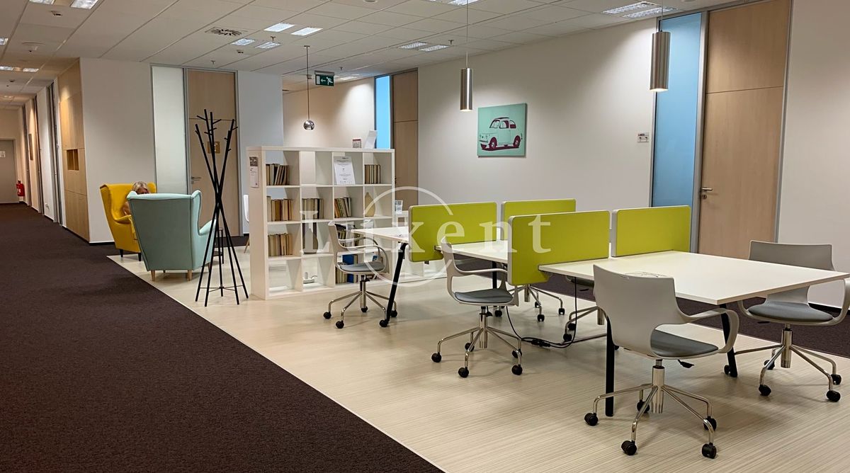 Pronájem kanceláře 290 m², Praha – fotka 1 z 3