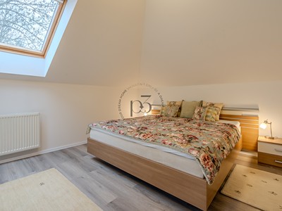 Pronájem bytu 2+1 69 m² (Podkrovní)