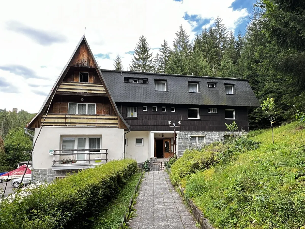 Prodej ubytovacího zařízení 1200 m²