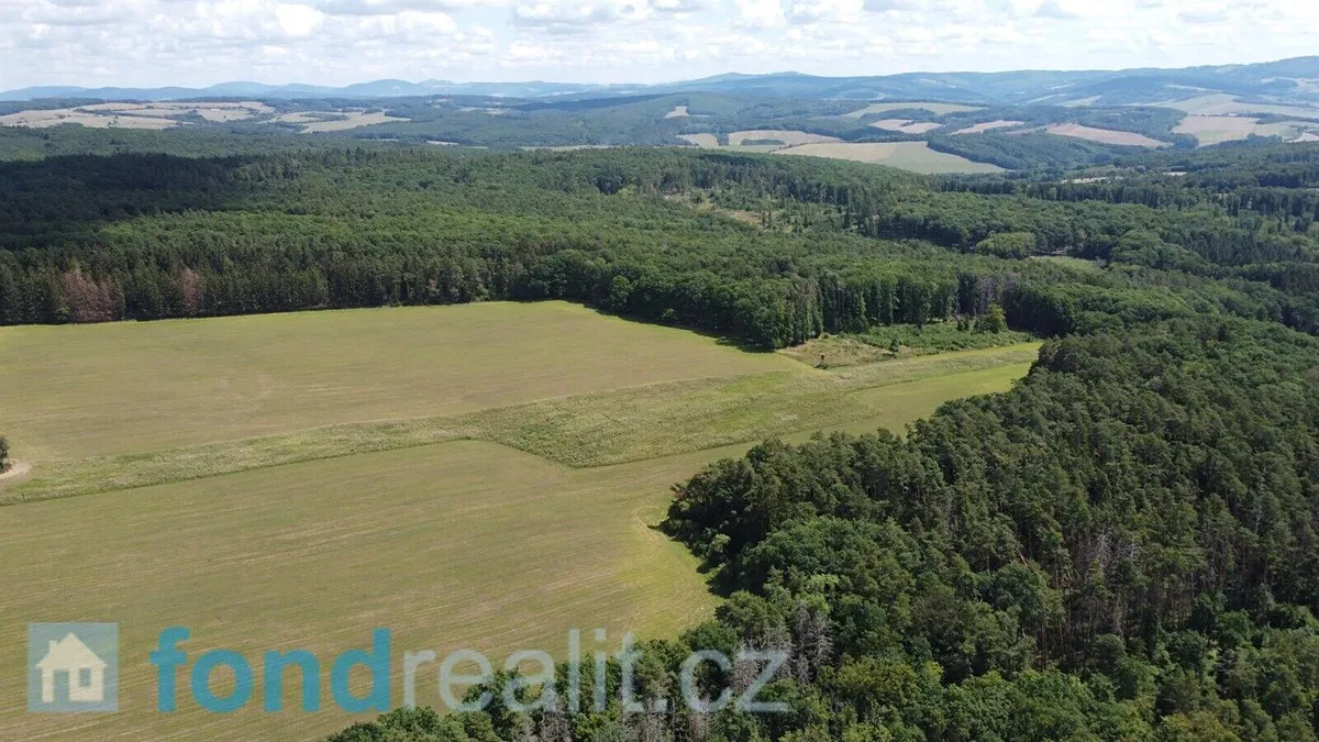 Prodej pozemku 23500 m²