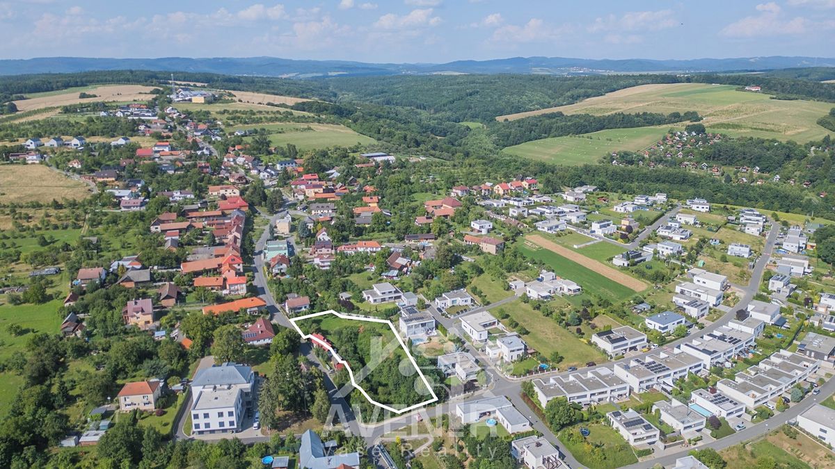 Prodej stavebního pozemku 2666 m² – fotografie 2