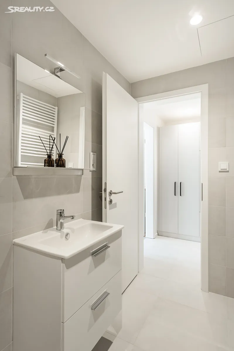 Pronájem bytu 1+kk 33 m² – pohled 6