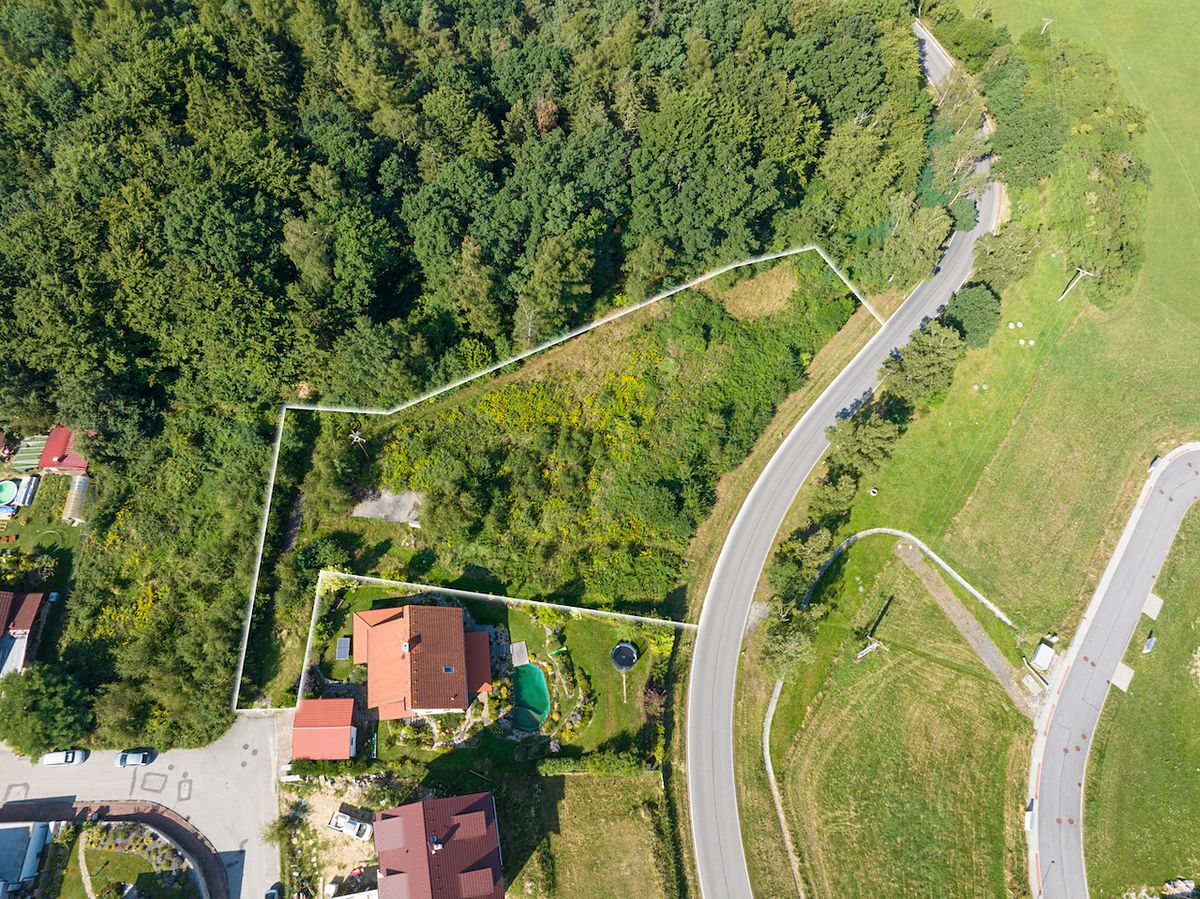 Prodej stavebního pozemku 1732 m² – fotografie 2