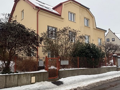 Pronájem bytu 2+1 56 m² (Jednopodlažní)