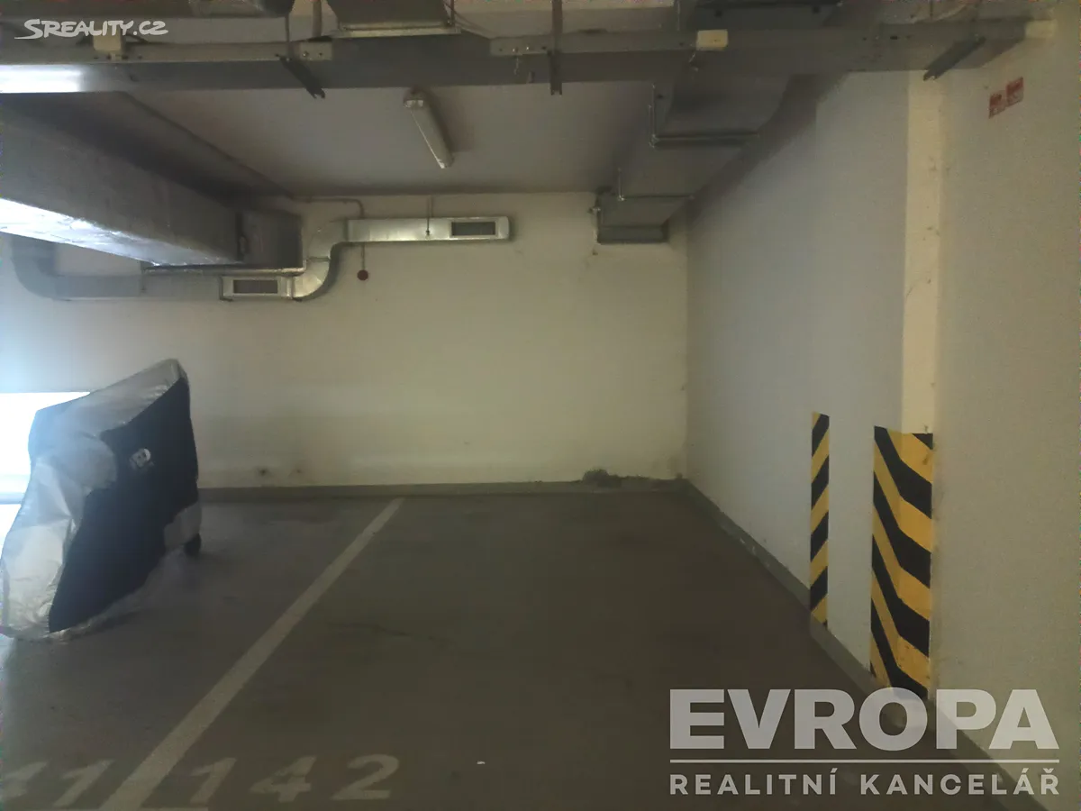 Pronájem garážového stání 18 m² - View 2