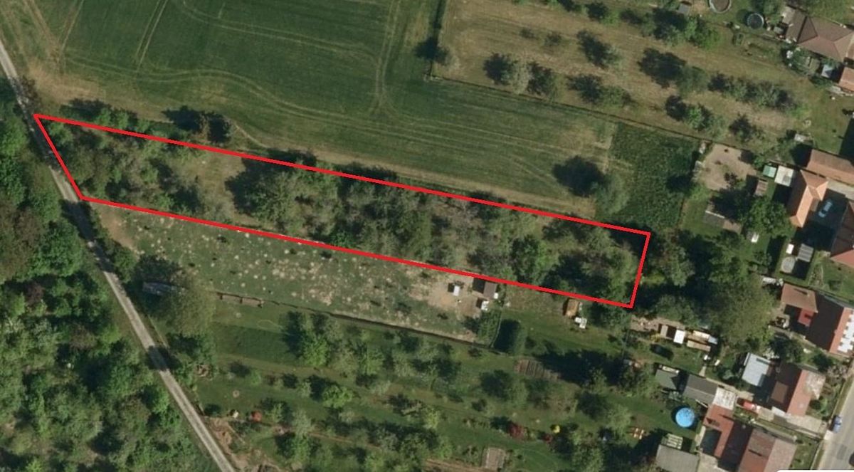 Prodej stavebního pozemku 2033 m² – fotografie 3