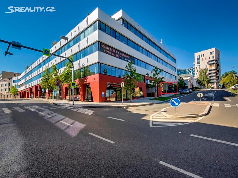 Pronájem kanceláře 486 m², Praha