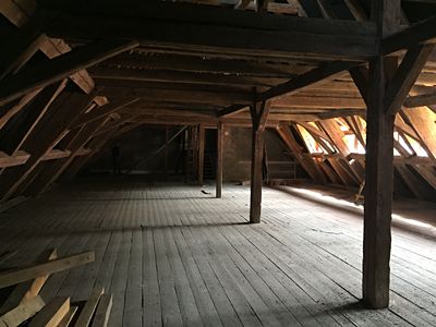 Pronájem skladového prostoru 200 m²