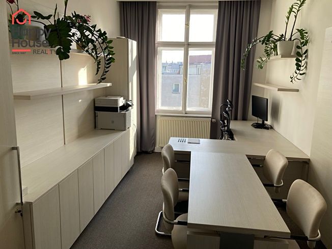 Pronájem kanceláře 68 m² – fotografie 3