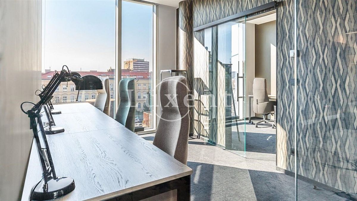 Pronájem kanceláře 1764 m² – fotografie 5