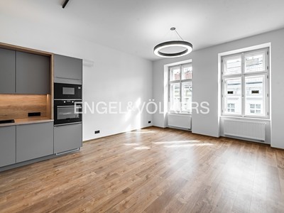 Pronájem bytu 1+kk 38 m²