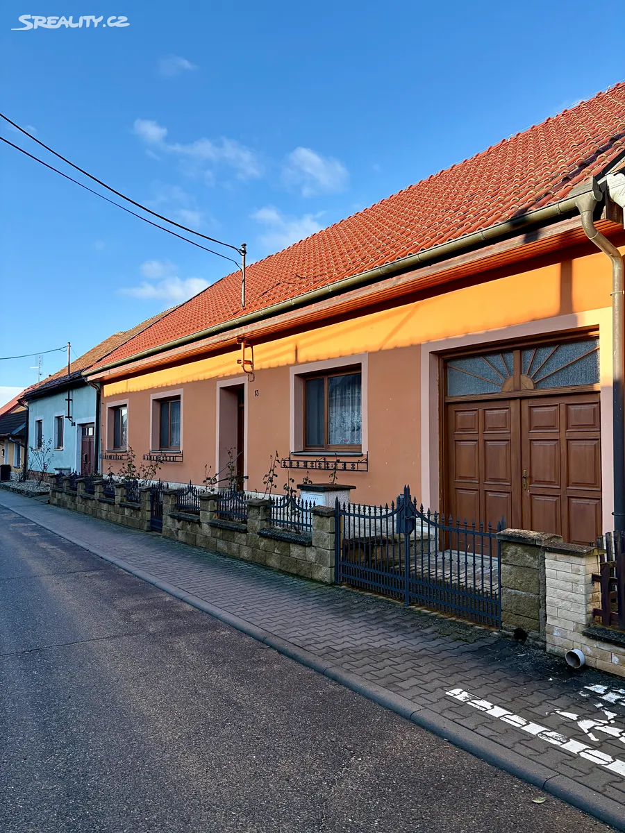 Prodej rodinného domu 204 m², pozemek 909 m², Pohořelice