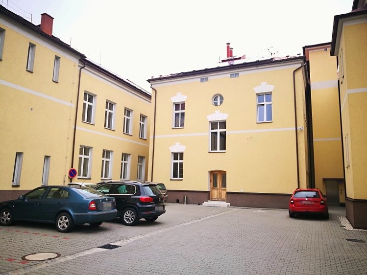Pronájem komerčního prostoru, 111 m² (1 z 11)