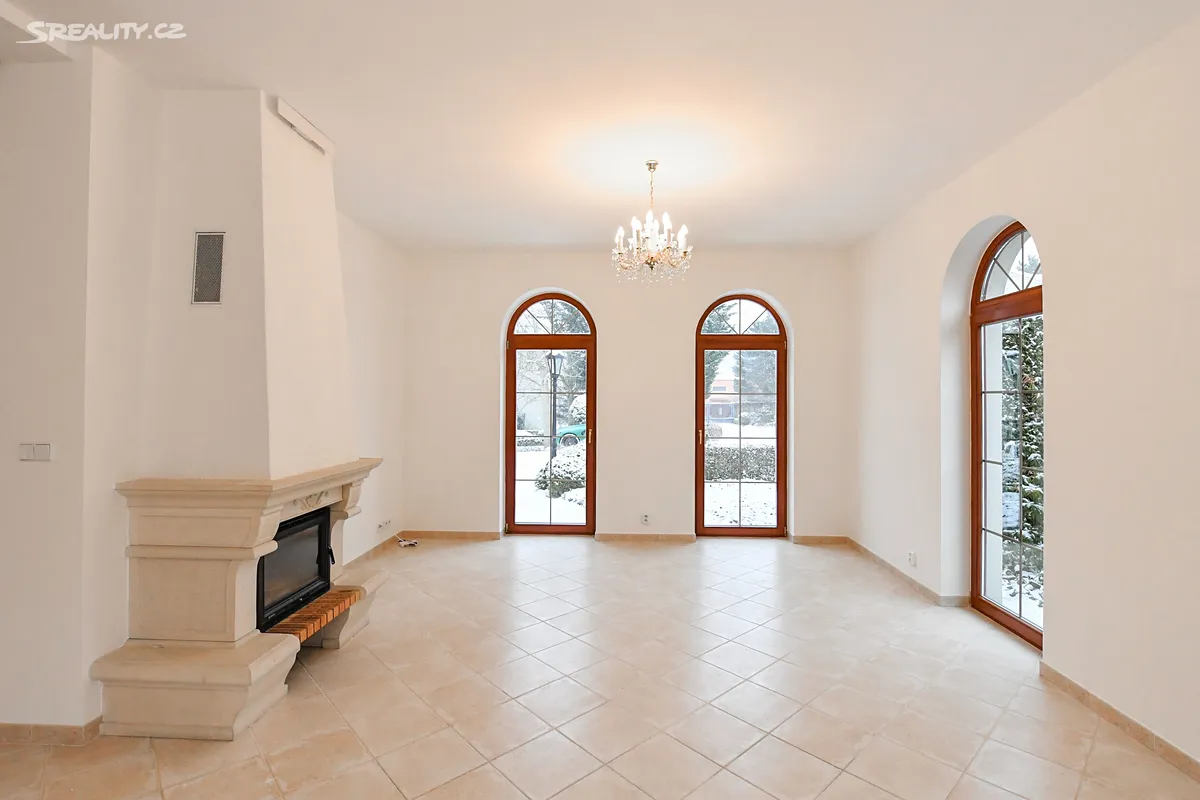 Pronájem vily 255 m², pozemek 780 m² – pohled 6