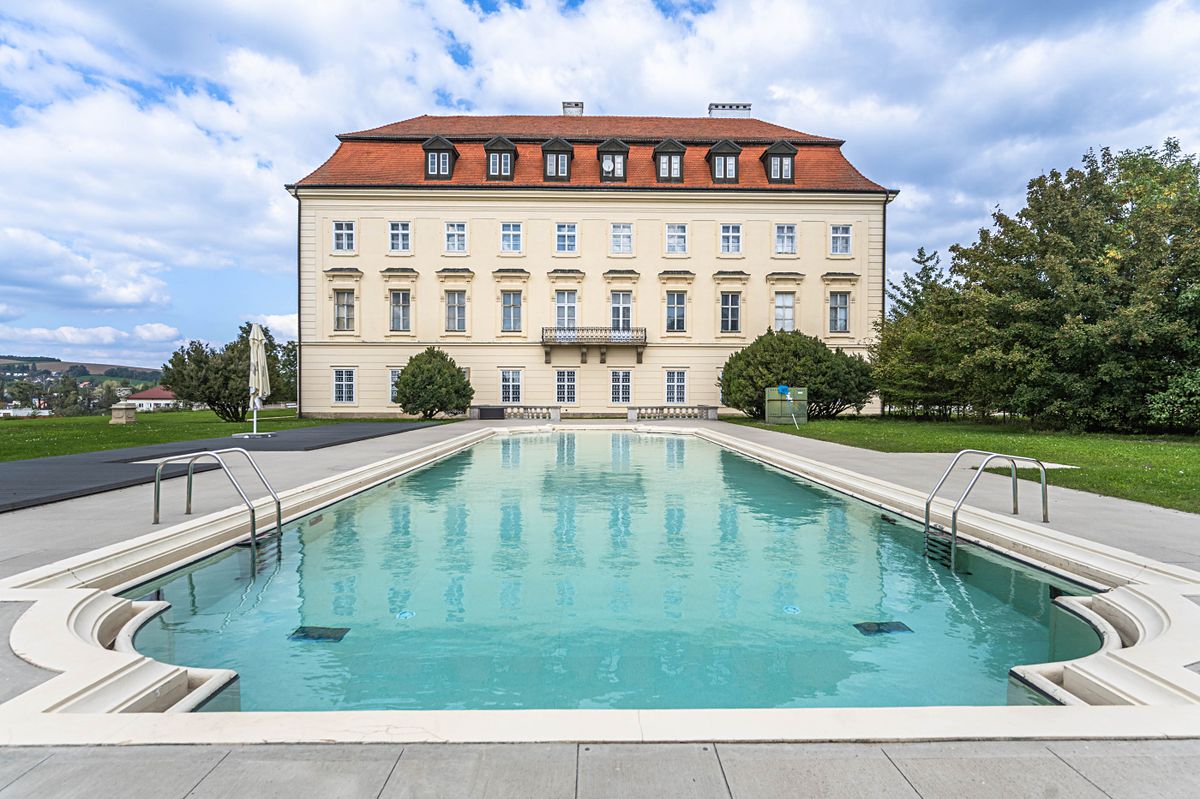 Prodej památky 6000 m², pozemek 80000 m² – fotografie 3
