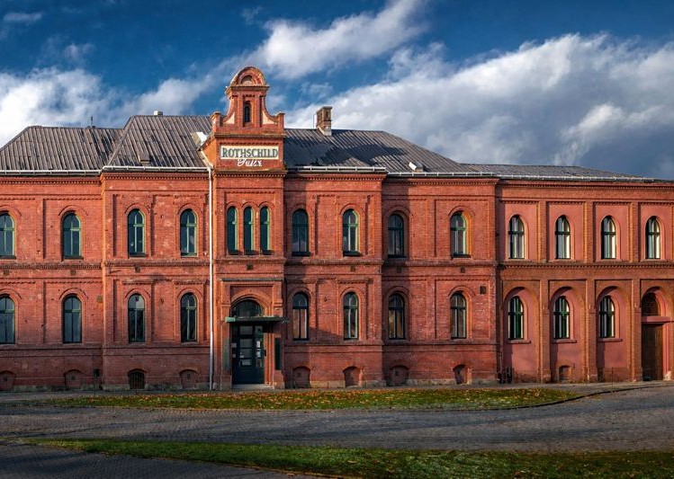Комерційне приміщення на продаж, 2 054 м² (1 з 8)