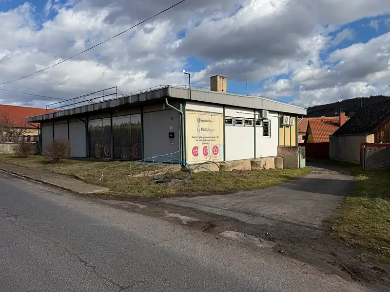 Prodej komerčního pozemku 1239 m², Vinařice – náhled fotky 1