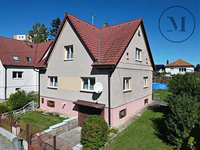 Prodej rodinného domu 242 m², pozemek 735 m²