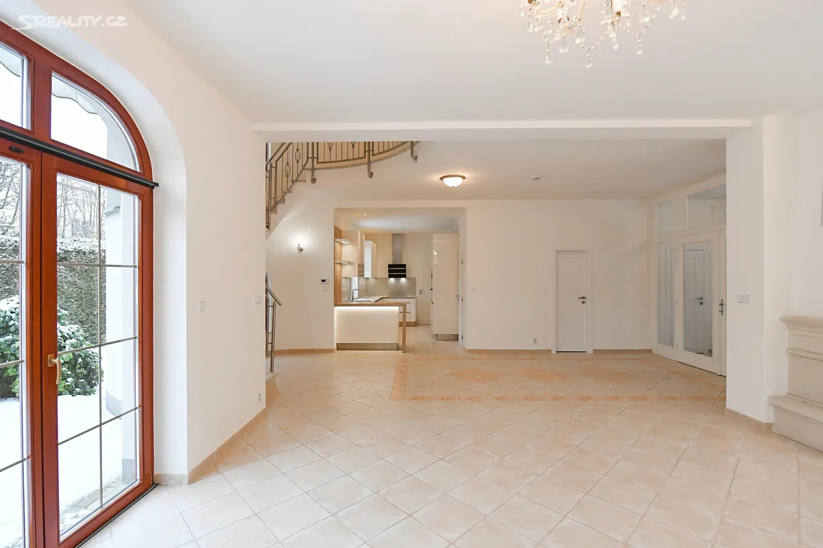Pronájem vily 255 m², pozemek 780 m² – další