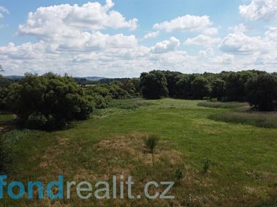 Prodej pozemku 2388 m²