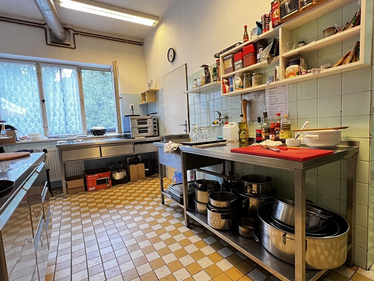 Комерційне приміщення на продаж, 1 200 м² (20 з 25)