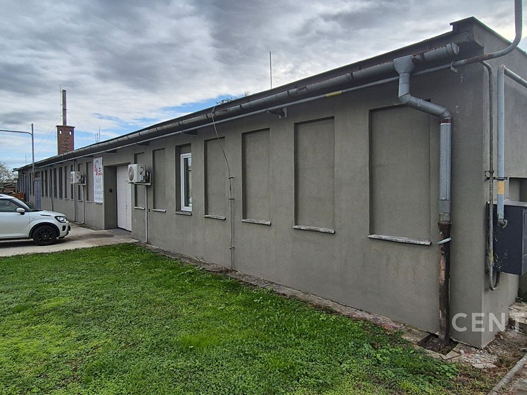 Pronájem komerčního prostoru, 3 162 m² (7 z 16)