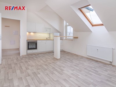 Pronájem bytu 1+kk 30 m²