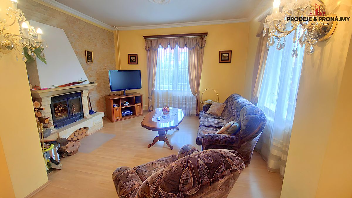 Prodej vily 243 m², pozemek 921 m² – fotografie 5