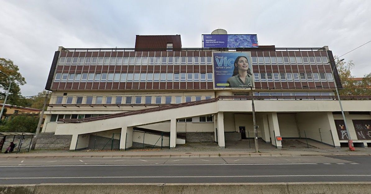 Pronájem kanceláře 1000 m²