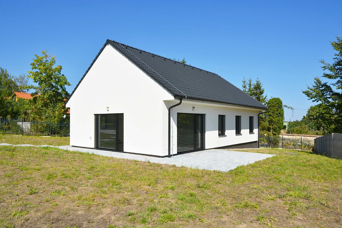 Prodej rodinného domu 92 m², pozemek 841 m² – fotografie 3