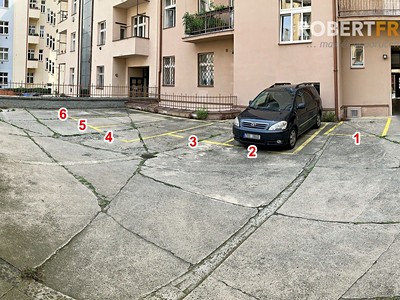 Pronájem garážového stání 10 m²