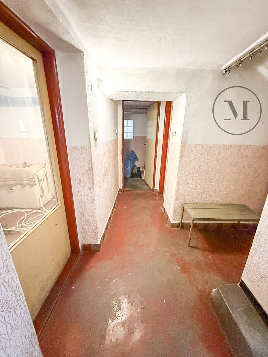 Prodej rodinného domu 242 m², pozemek 735 m² – fotografie 4