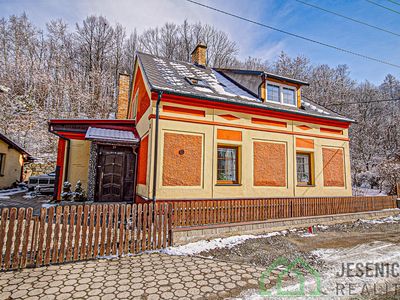 Prodej rodinného domu 336 m², pozemek 1626 m²