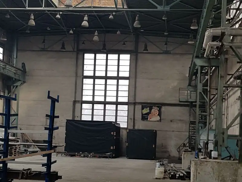 Pronájem výrobní haly, prostoru 905 m², Znojmo – náhled fotky 1