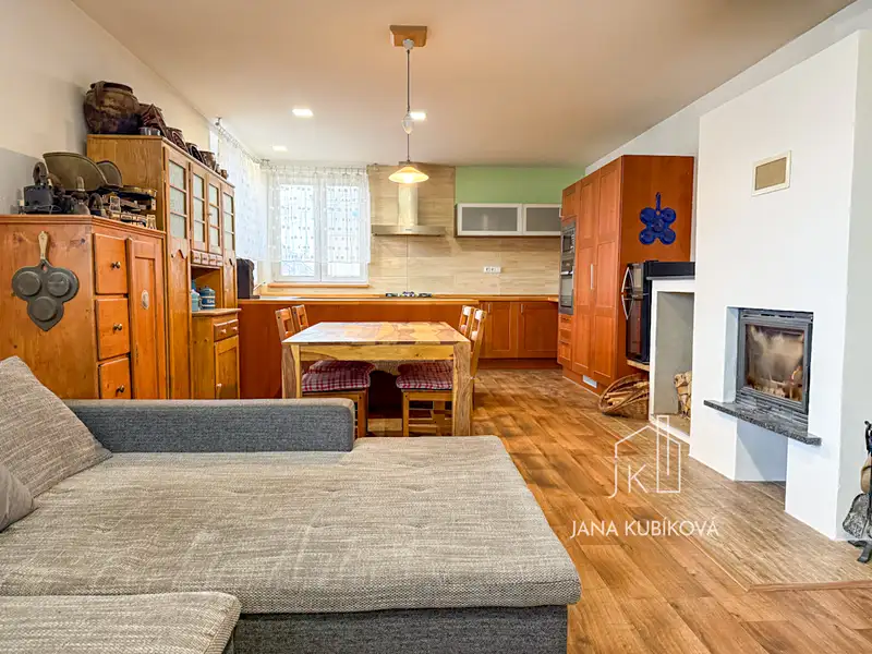 Prodej rodinného domu 336 m², pozemek 1199 m², Kyjov – náhled fotky 2