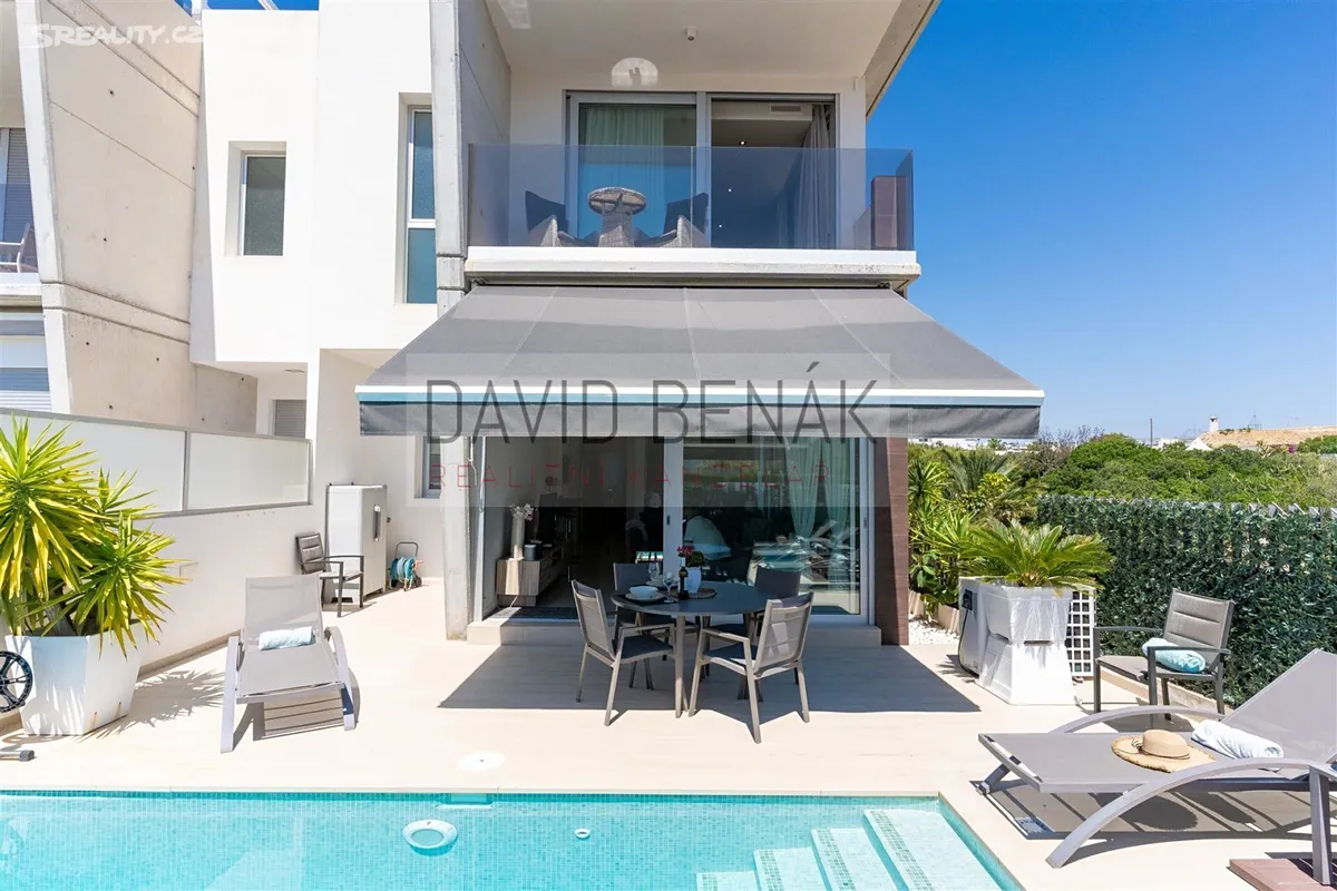 Prodej vily 166 m², pozemek 371 m² - Więcej