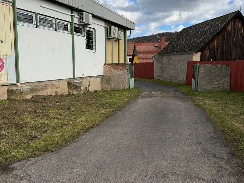 Prodej komerčního pozemku 1239 m², Vinařice – náhled fotky 2