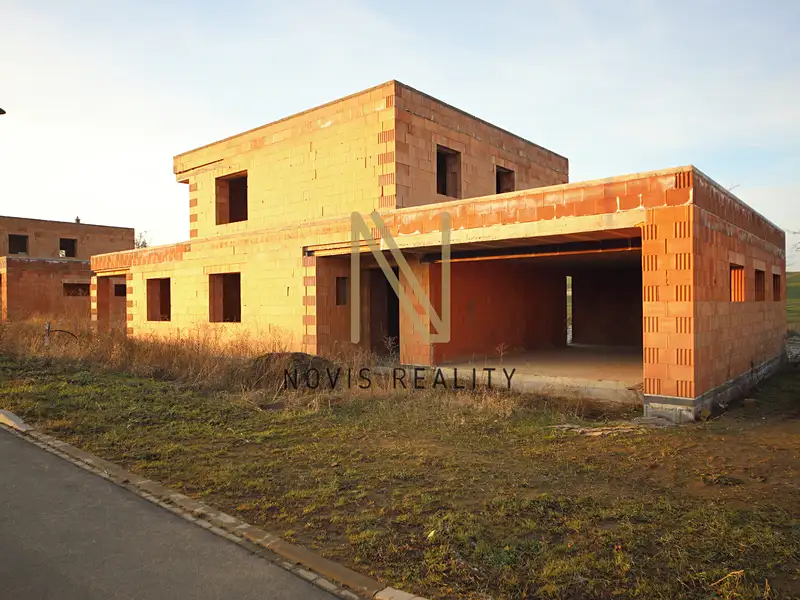 Prodej rodinného domu 233 m², pozemek 734 m², Klatovy – náhled fotky 3
