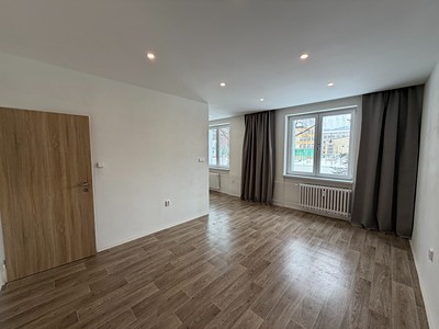 Pronájem bytu 2+1 50 m² (Jednopodlažní)