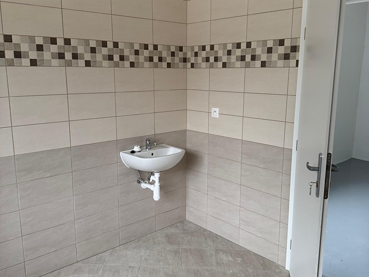 Pronájem komerčního prostoru, 330 m² (23 z 24)
