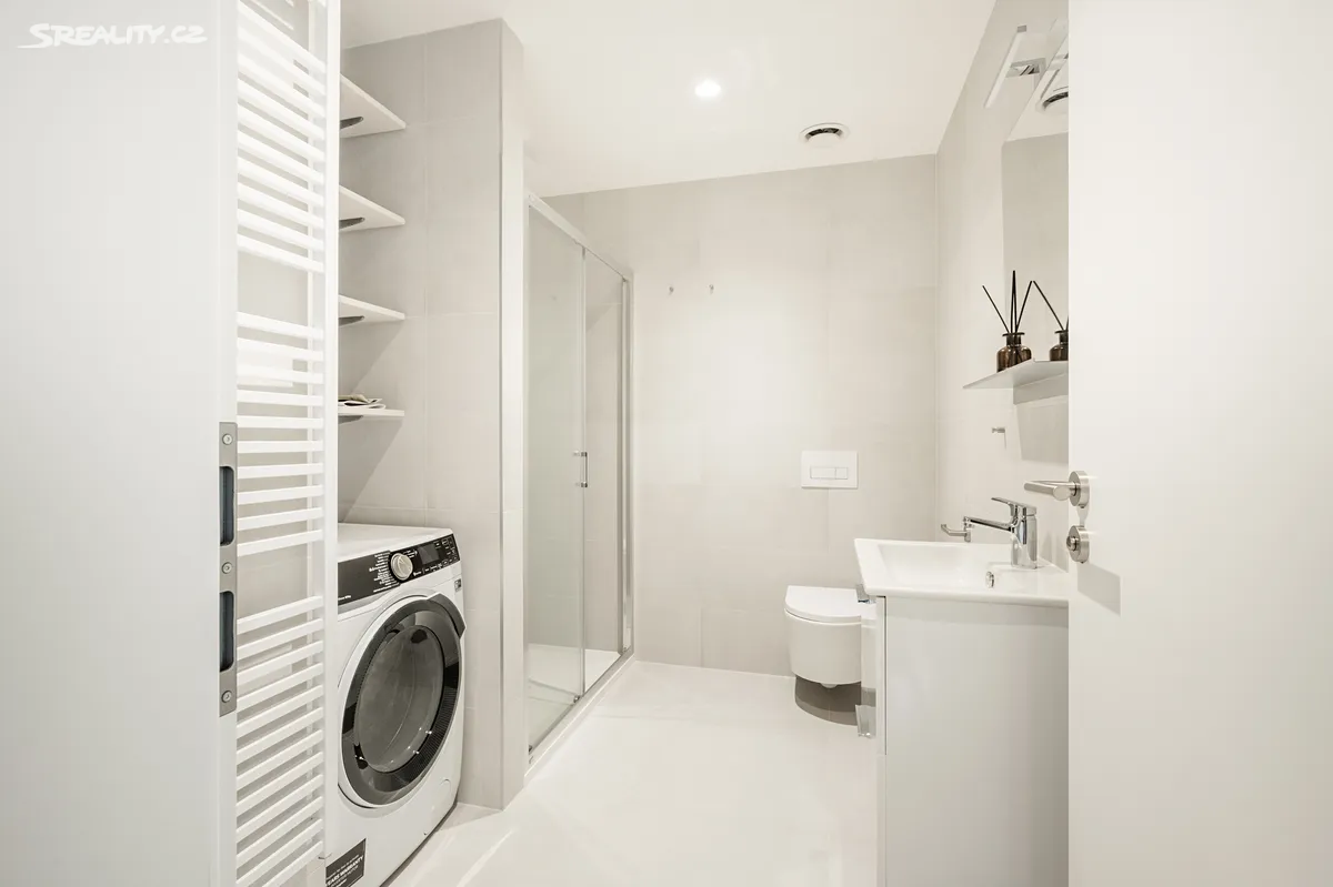 Pronájem bytu 1+kk 33 m² – další