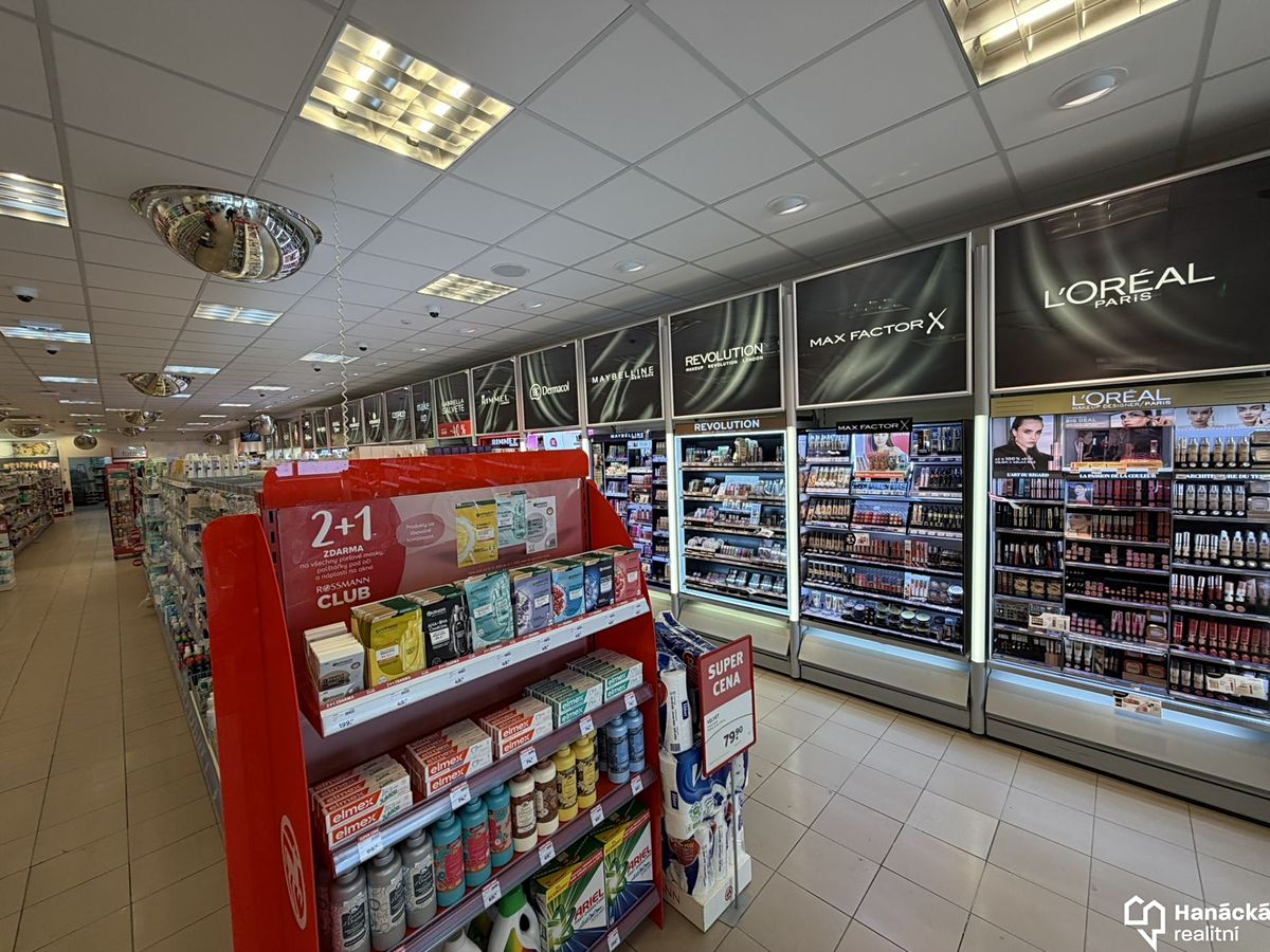 Pronájem obchodního prostoru 468 m² – fotografie 2