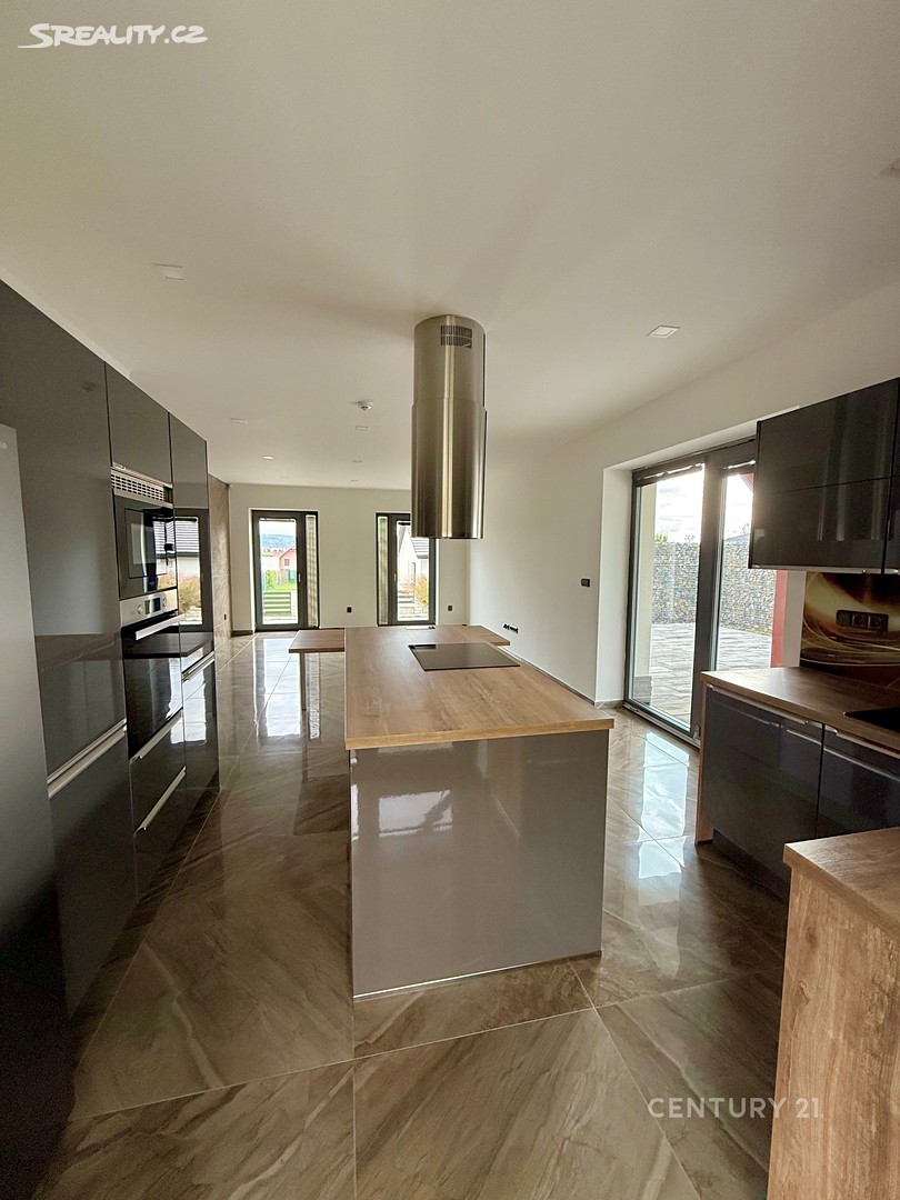 Prodej  rodinného domu 180 m², pozemek 881 m² – pohled 4