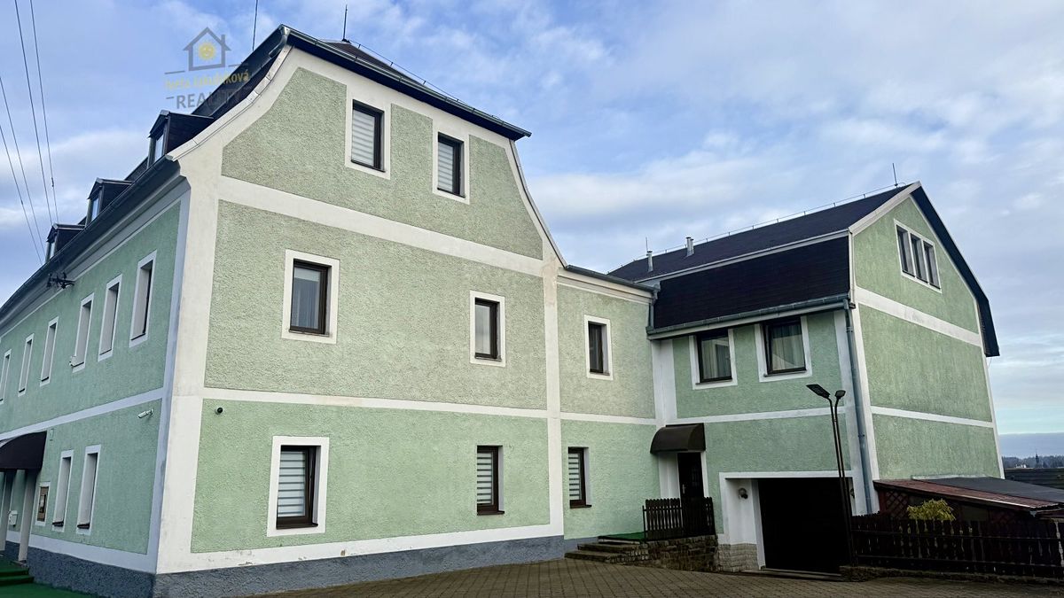 Prodej rodinného domu 580 m², pozemek 847 m²