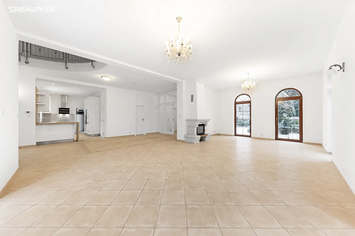 Pronájem vily 270 m², pozemek 537 m² – pohled 3